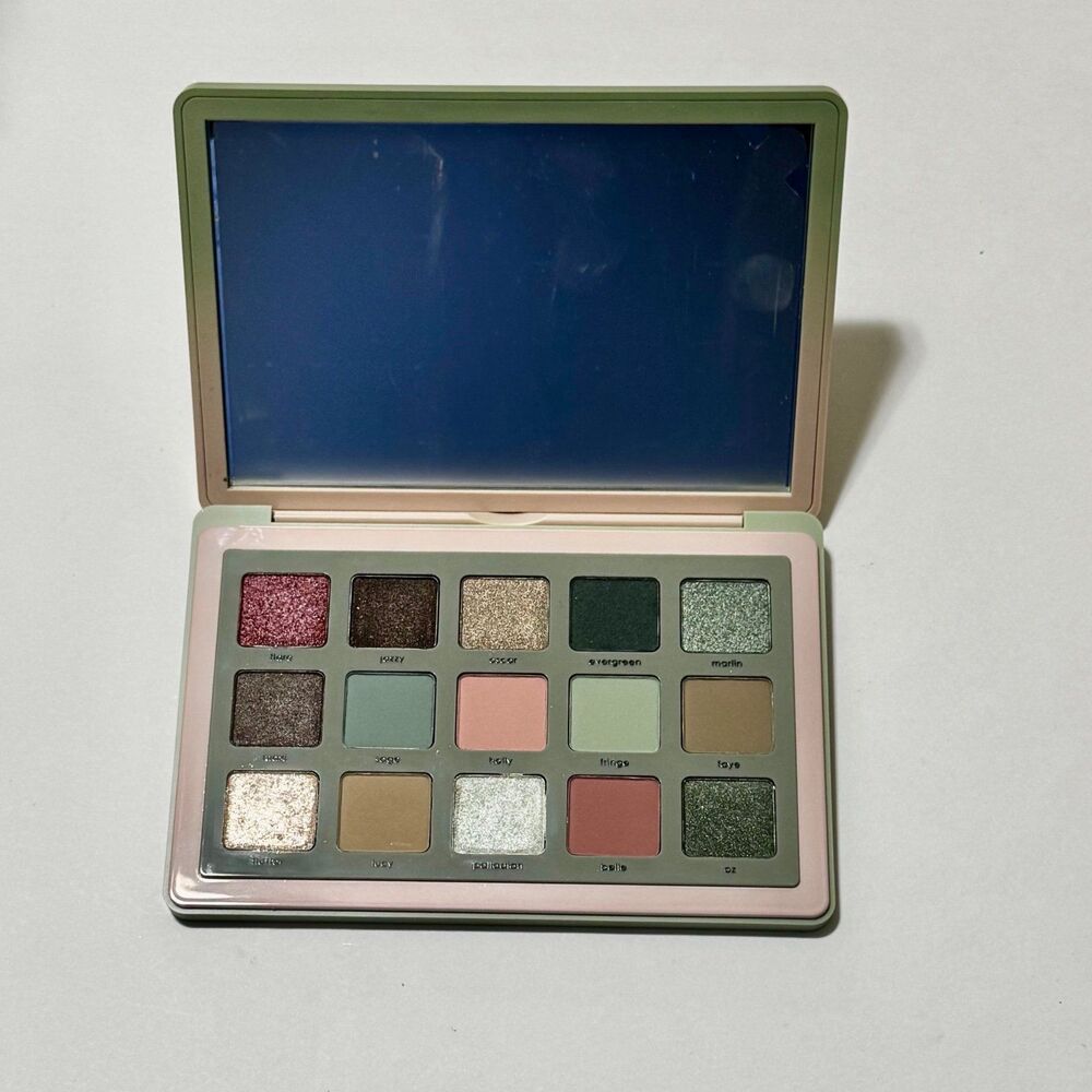 Natasha Denona Retro Glam Eyeshadow Palette – Green & Neutral Shades, Shimmer